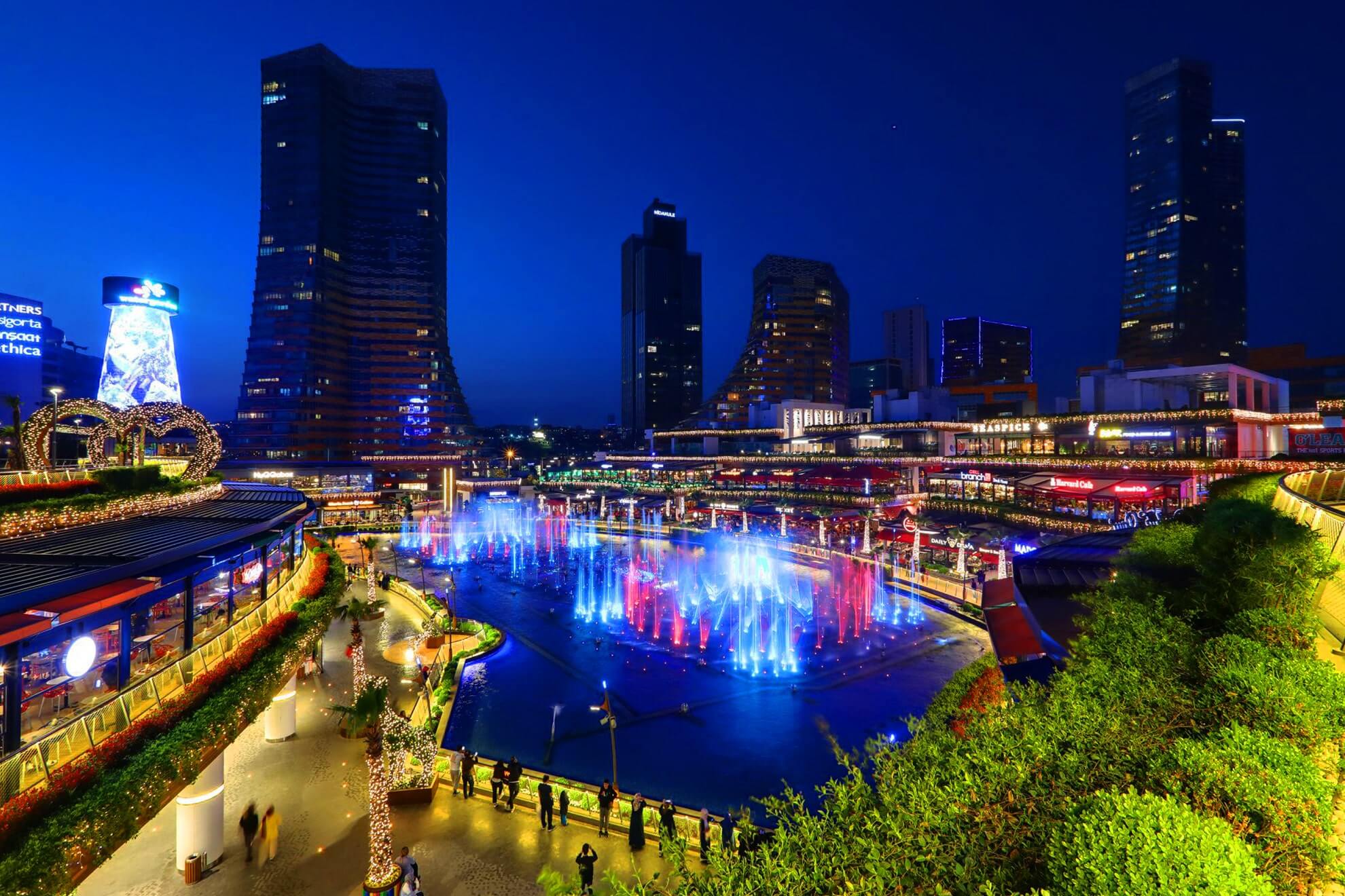 Истанбул и Пеещите фонтани