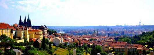 Прага - вълшебна и очарователна, със самолет и обслужване на български език!