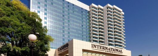 Почивка в хотел ИНТЕРНАЦИОНАЛ ХОТЕЛ КАЗИНО 5*, ЗЛАТНИ ПЯСЪЦИ - ИНТЕРНАЦИОНАЛ ХОТЕЛ КАЗИНО ***** 2026
