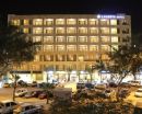 La Costa City Hotel или подобен
