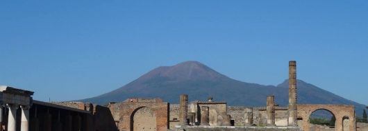 Великден в Неапол със самолет